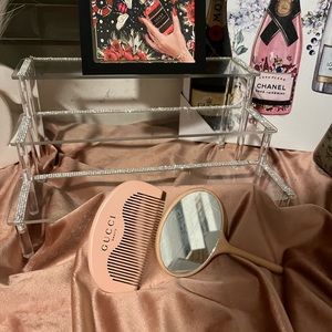 GUCCI beauty mirror and comb